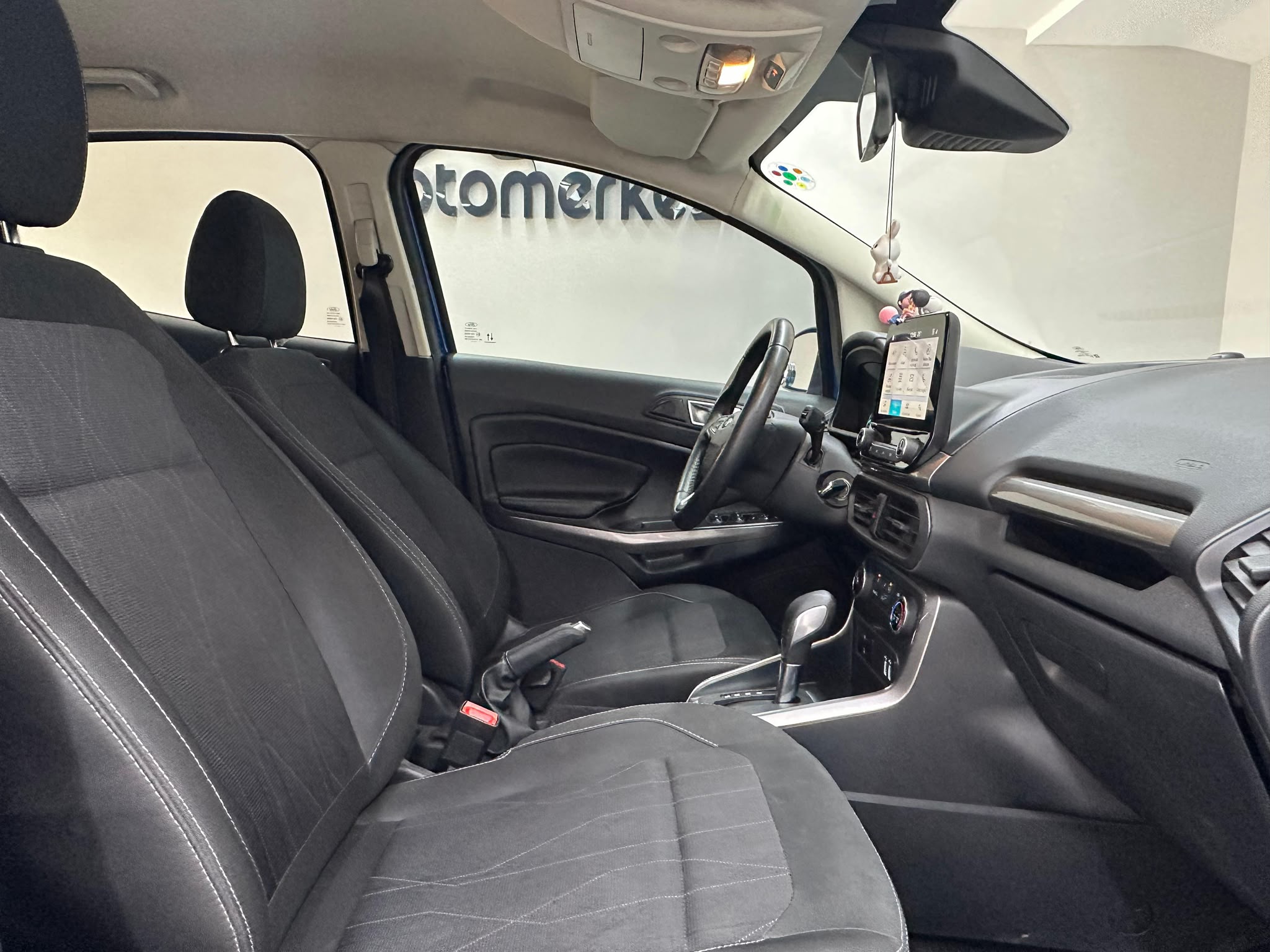 FORD ECOSPORT 8